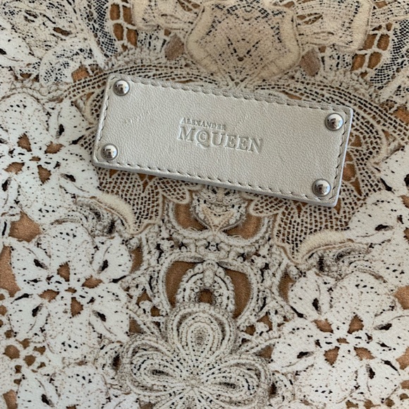 Alexander McQueen De Manta Clutch - Picture 5 of 6